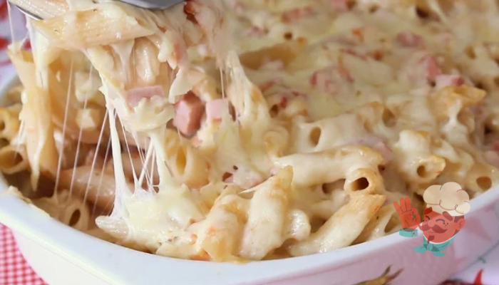 macarrão na panela de pressão com queijo e presunto 